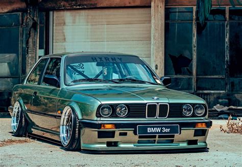 Stunning Platanengrün metallic 1984 BMW 320i Coupe E30 on Air Lift ...