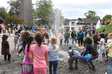 Mehrgenerationen Spielplatz Eingeweiht