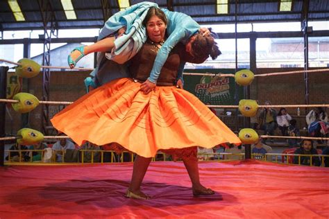 Combate De Lucha Libre De Cholitas En La Paz Civitatis