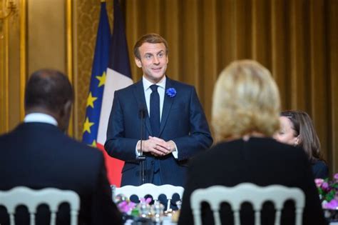 Emmanuel Macron Candidat Cette Petite Bourde Du Pr Sident Lors De Son