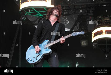 Dave grohl foo fighters on hi-res stock photography and images - Alamy