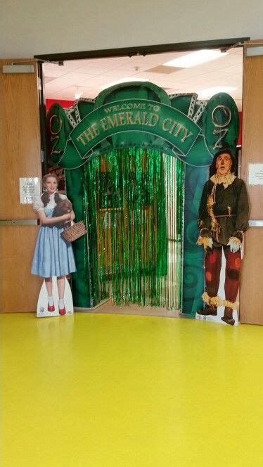 Wizard Of Oz Play Wizard Of Oz Musical Wizard Of Oz Decor Fall