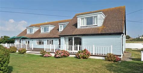 8 Large Holiday Homes In Cornwall Perfect For Big Groups: 2024