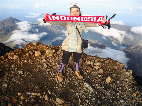 Hiking And Trekking Mount Rinjani Lombok Island Indonesia Hiking And