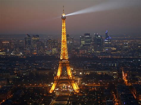 Taking Pics Of Eiffel Tower At Night - Infoupdate.org