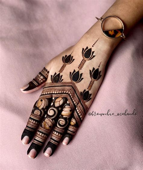 Lotus Henna