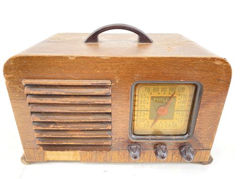 Lot Vintage Philco Wood Table Tube Radio Model 40 120