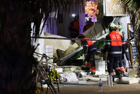 Quatre Morts I Una Quinzena De Ferits A Palma En Enfonsar Se Part Dun