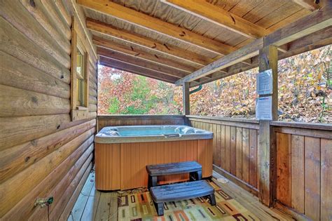 NEW! Pigeon Forge Cabin w/Hot Tub Near Dollywood! UPDATED 2019 ...