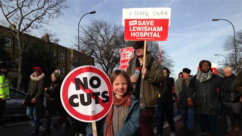 Lewisham A&E: thousands protest ‘crazy’ closure – Channel 4 News