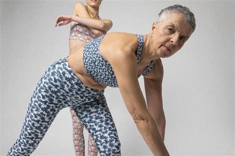 How To Look Great In Your Leggings After 50 By Sundaise Medium