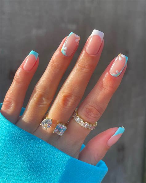 Cute Blue Spring Nails That Are Super Trendy Prada Pearls