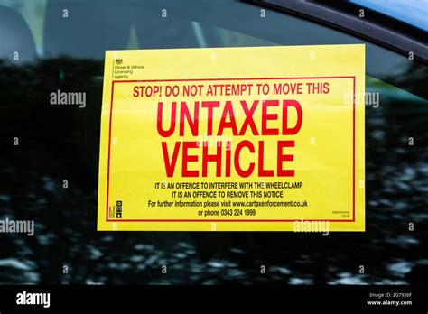 DVLA Warning Sign On An Untaxed Vehicle Window UK Stock Photo Alamy