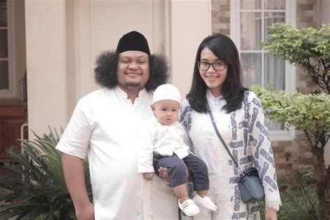 Biasa Tampil Lawak Ini 10 Bukti Babe Cabita Ayah Suami Idaman