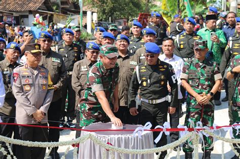 Danrem Gatam Bersama Pangdam Ii Swj Dampingi Kasad Resmikan