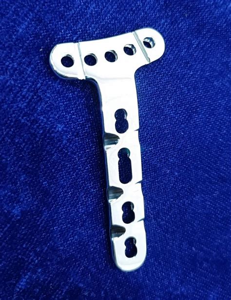 Mm Distal Radius Extra Articular Locking Plate At Rs