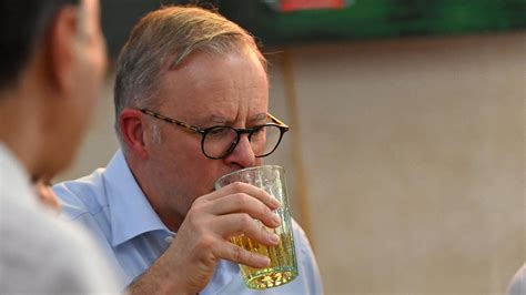 Prime Minister Anthony Albanese Eats Banh Mi And Beer On Official