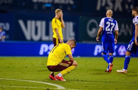 Kl Ov Den Pro Esk Fotbal Slavia A Viktoria Bl Zko Postupu Sparta