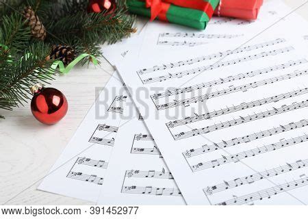 Christmas Music Notes Background Images, Illustrations & Vectors (Free) - Bigstock