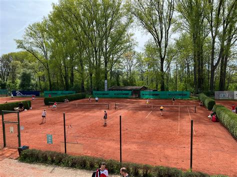 Mannschaftsspielercamp Auf Frisch Er Ffneten Sandpl Tzen Segel Und