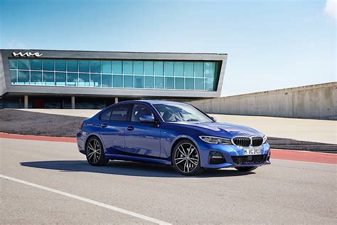 2020 Bmw 3 Series Turns White And Blue In Brand New Photo Gallery