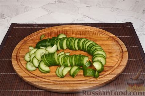 Рецепт: Салат из молодой капусты с помидорами, огурцами, перцем и ...