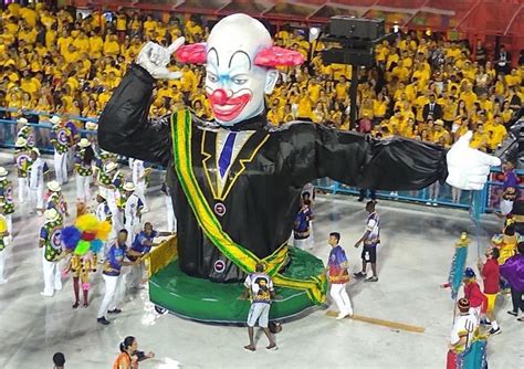 Na Abertura Dos Desfiles Do Rio De Janeiro Escola De Samba Faz Cr Tica