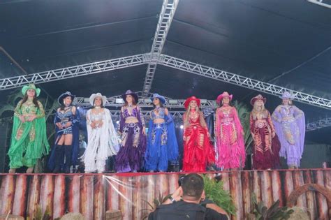 Baile da Rainha e Vaquejada marcam início da 12 edição da Expovel em