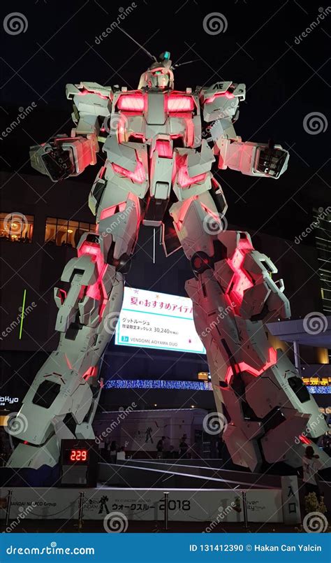 Unicorn Gundam Statue Life Size Standing Front Of Diver City Plaza