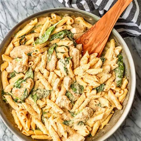 Easy Chicken Spinach Alfredo With Penne Pasta Unsophisticook