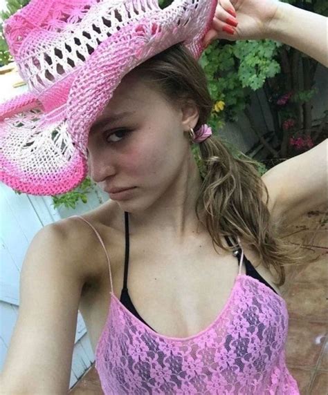 Pin By On Pretty People Lily Rose Depp Lily Rose Melody Depp Lily