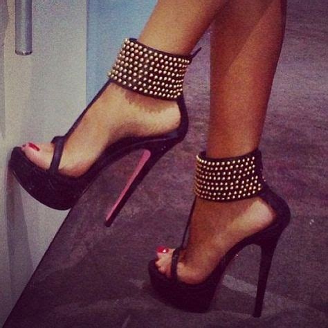 Stylish Guess Shoes for Trendy Fashionistas