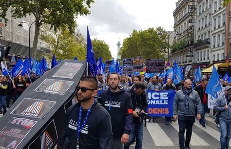 C est un ras le bol général des milliers de policiers manifestent à