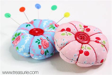 Diy Pin Cushion Cute Pincushion Tutorial Treasurie Diy Pin