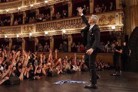 Claudio Baglioni Torna In Concerto Al Teatro San Carlo Lo Show Il