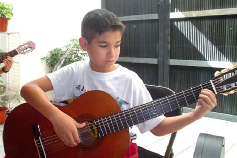 Ventajas de que los niños toquen un instrumento musical