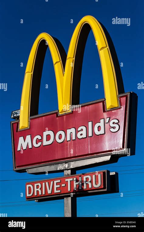 Mcdonalds Signo Y Logo Fotos E Imágenes De Stock Alamy