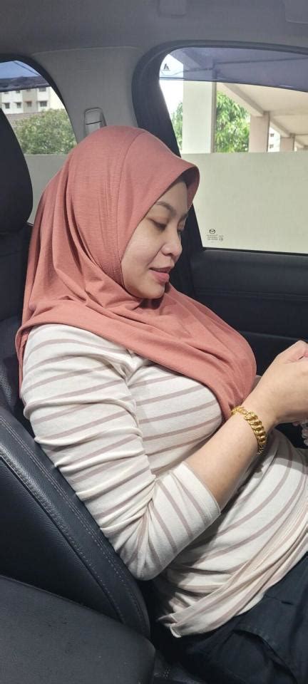 Cukup Besar Boobs Milf Ni Ni Mesti Layut Sikit