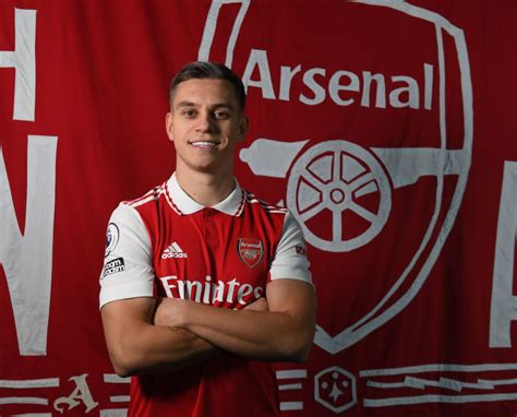 Leandro Trossard Sends Two Word Ig Message After Arsenal Training