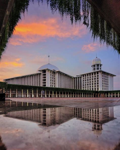 7 Masjid Terbesar Di Asia Tenggara