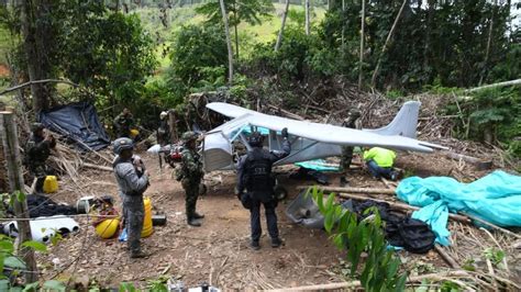 Fuerzas Militares Descubrieron Pista Y Aeronave De Las Disidencias De Las Farc En Antioquia