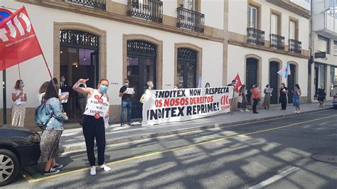 O Persoal De Inditex Mobil Zase Diante Das Tendas Contra O Cambio De