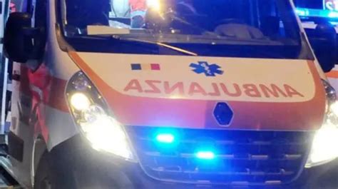 Salerno Giovane Ferito Da Una Pietra Durante Una Rissa Notturna Alle