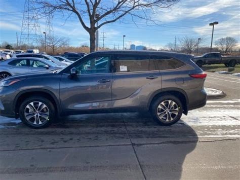 2020 Toyota Highlander Xle Moon Dust