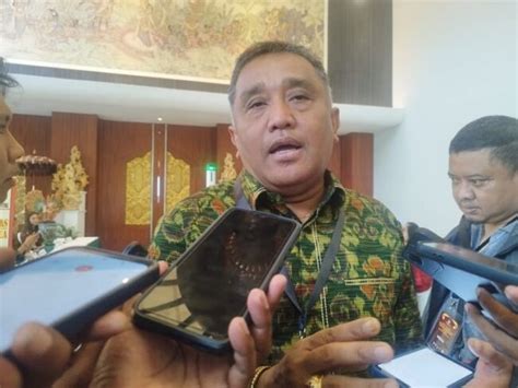 Pleno Rekapitulasi Perolehan Suara Pemilu 2024 Ketua KPU Bali Seluruh