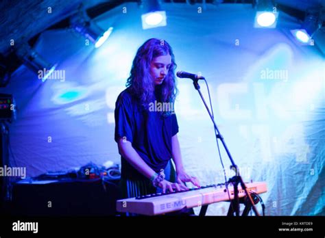 Hot Sexy Dena Derose Bikini Pics