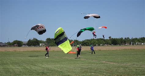 Buying Your Own Skydiving Gear Guide Skydive Spaceland Houston