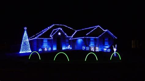 Carol Of The Bells Christmas Light Show 2017 YouTube