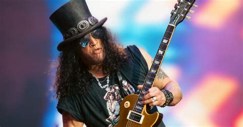 Slash Is Working On Blues Oriented Solo Album With A Bunch Of