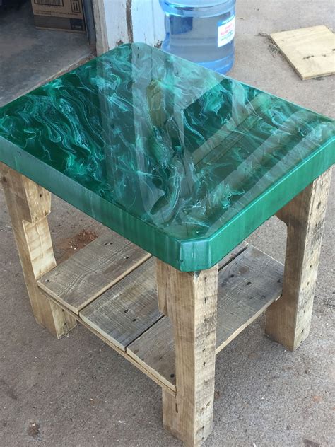 Pallet Wood End Table With Epoxy Resin Top Diy Resin Table Tops Diy